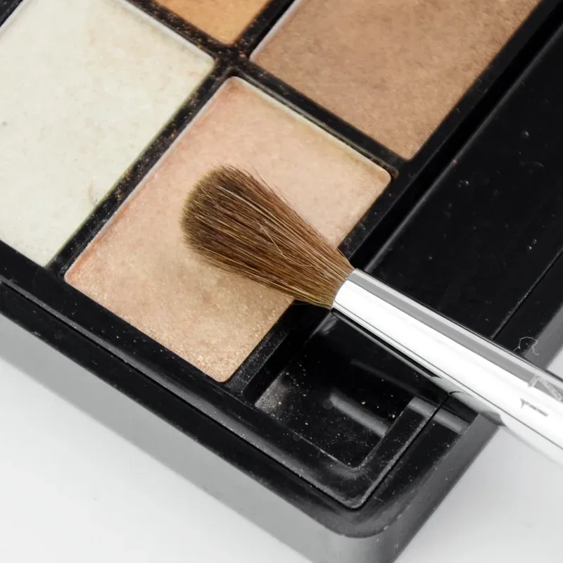 1 piece Pro Precision Crease Makeup brushes Eyeshadow #17 Make up brush Detail Eye Base shadow wood handle cosmetic tools