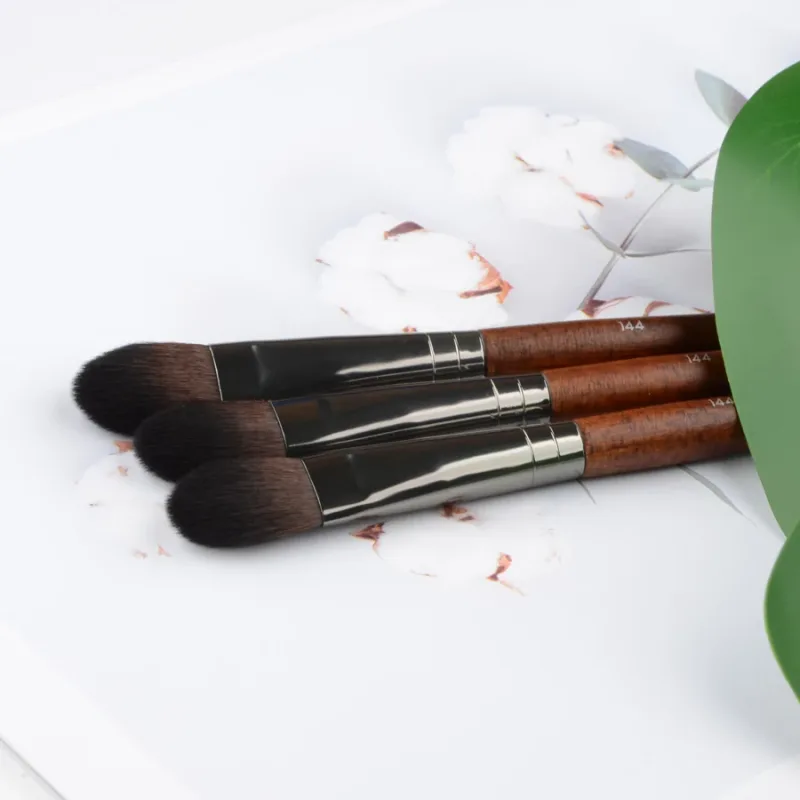 1 piece #144 Precision Highlighter Makeup brush detail Powder Blusher Natural wood Professional Make up brushes — image 3