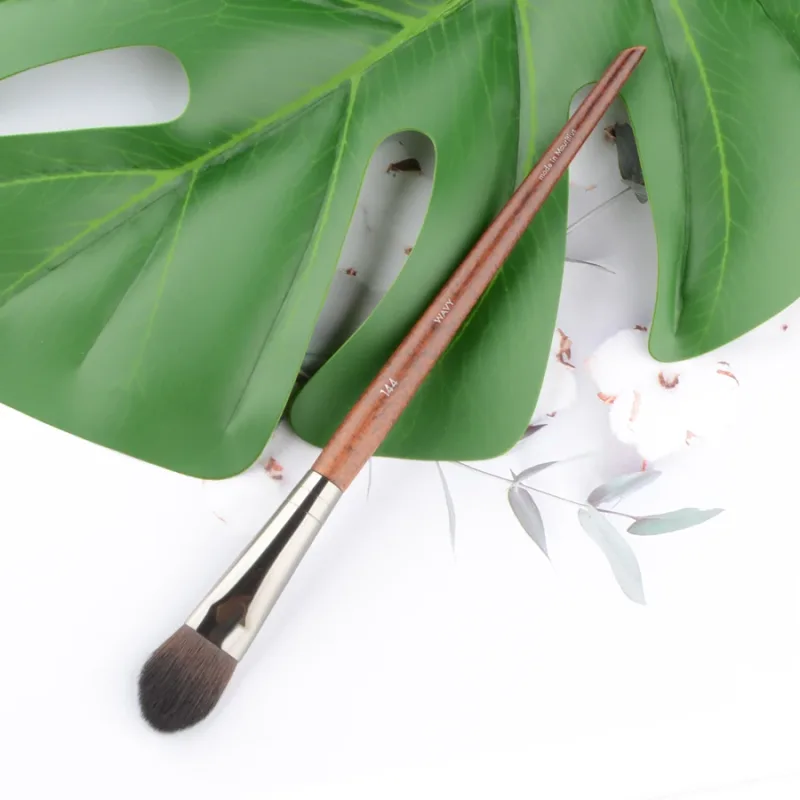 1 piece #144 Precision Highlighter Makeup brush detail Powder Blusher Natural wood Professional Make up brushes — image 6