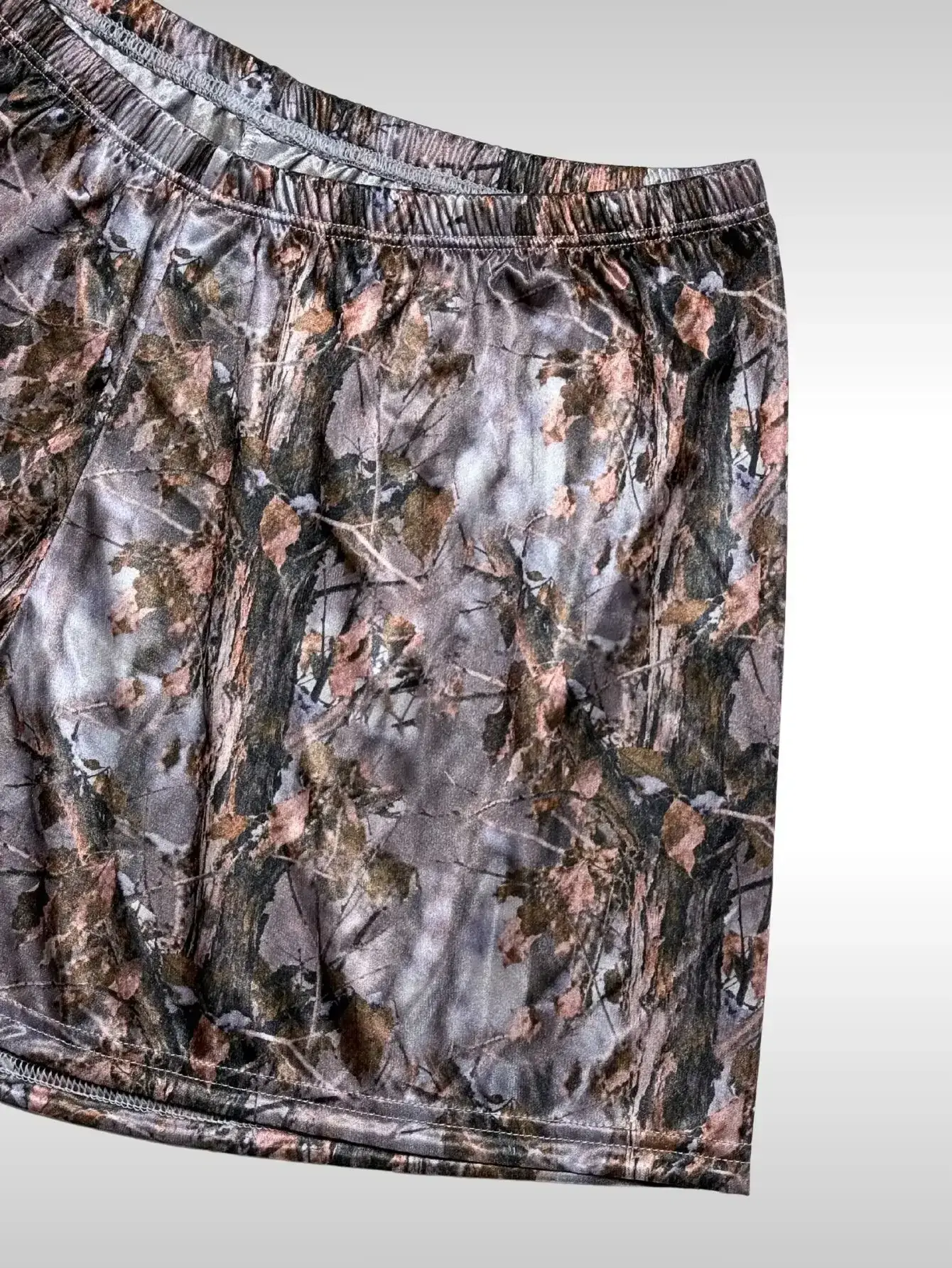 1 pirasong Panlalaking Magaan na Makahinga na Metallic Sheen Casual Home Loungewear - Camouflage Print Satin Sleep Shorts — image 2
