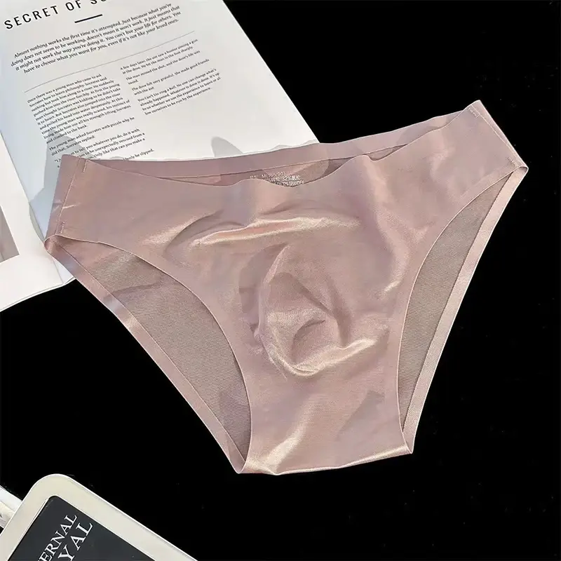 Panlalaking Ice Silk Briefs Ultra-manipis na Seamless Sexy Panties Mabilis na Napapatuyo U Ubulge Pouch Breathable Underwear Luxury Glossy Underpants — image 11