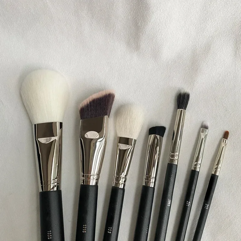 Makeup Brushes Set 135s Powder 171S Foundation 133 Cheek Blush 286s Tapered Eye Blending 106 Concealer Cosmetic Brush Kit