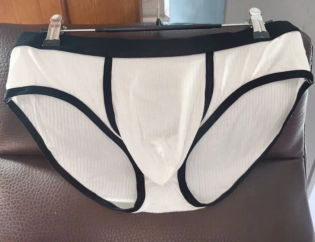 Men's briefs with fashionable and sexy underpants and large pockets — image 2