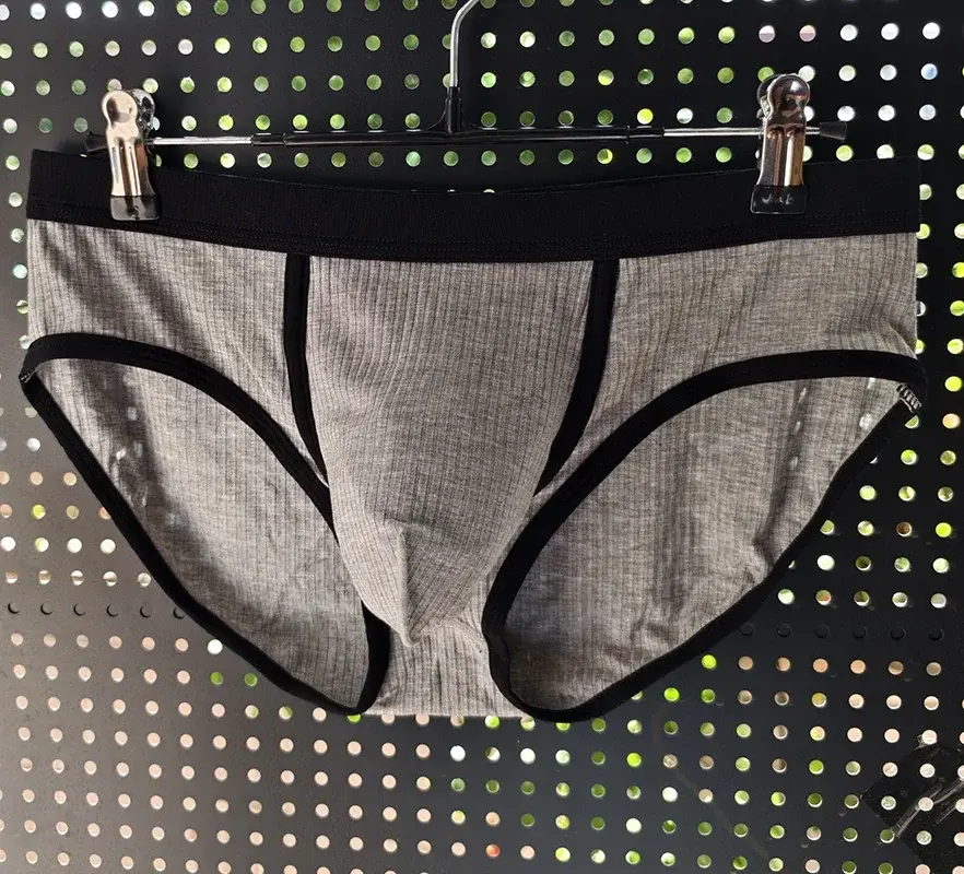 Men's briefs with fashionable and sexy underpants and large pockets — image 3