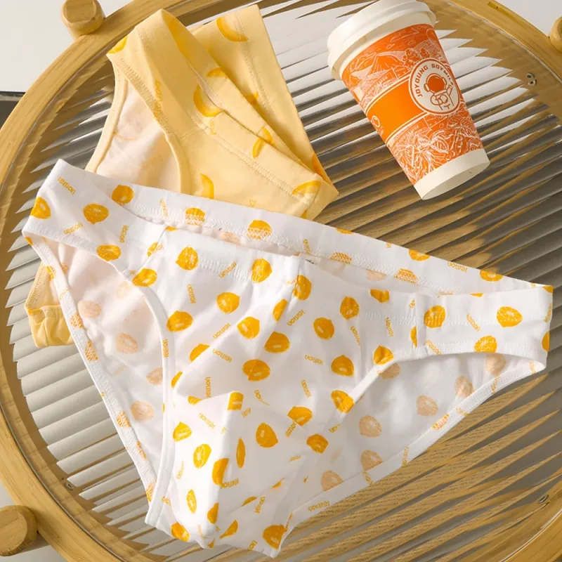 Pacote de três cuecas masculinas fofas e personalizadas de algodão com estampa de frutas, confortáveis ​​e adequadas para a pele, roupas íntimas casuais respiráveis ​​de cintura baixa para homens jovens