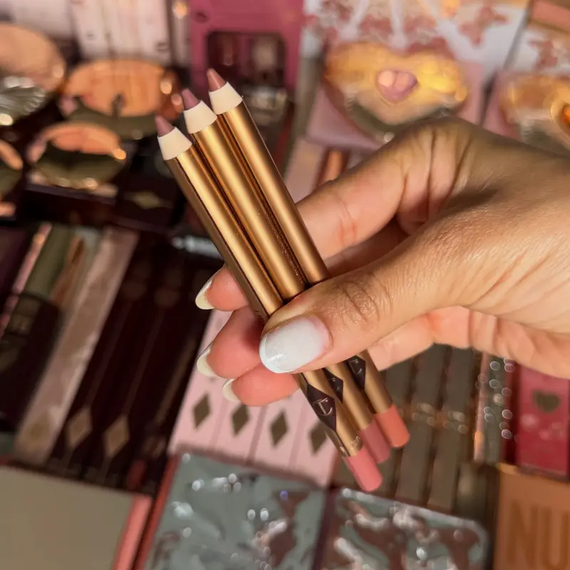 שרלוט טילבורי כרית חדשה לדבר ביג שפתיים Plumpgasm Lip Cheat קולגן שפתיים אמבטיה CT Lipliner איפור שפתון לחות ליפ גלוס — image 2