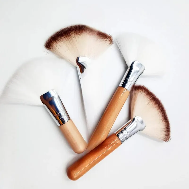 Mini πινέλο μακιγιάζ Gentle Esthetician Cleaning Cosmetic Small White κοντή ξύλινη λαβή Βουρτσάκια ανεμιστήρα από συνθετικές ίνες για το πρόσωπο