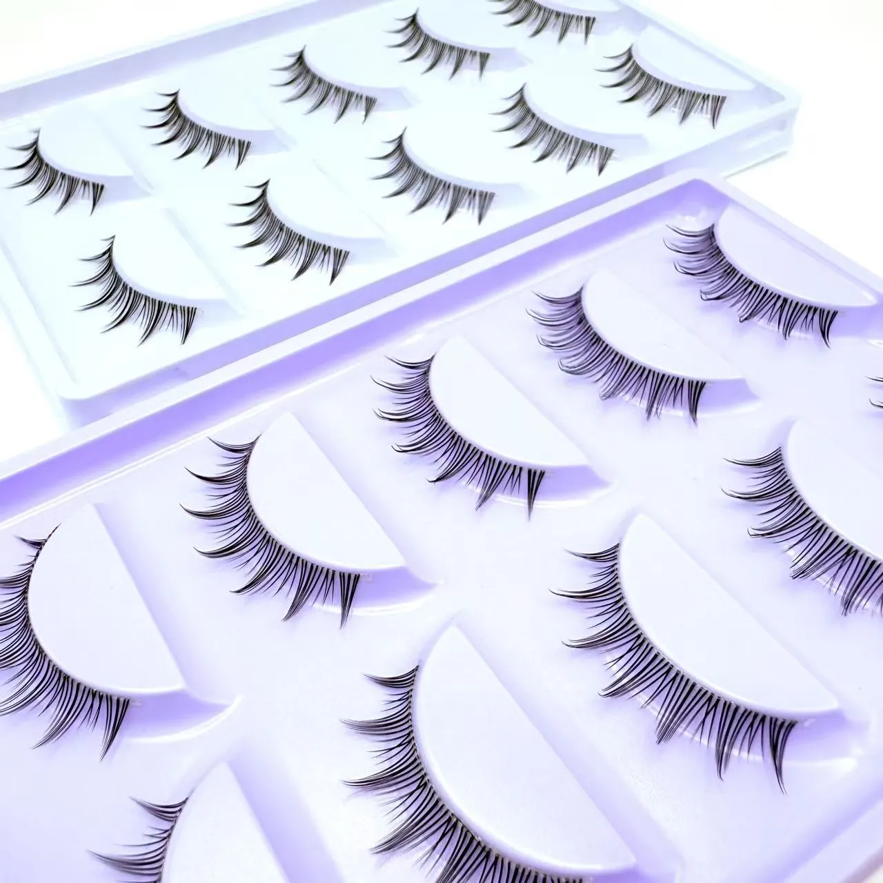Amélioration des yeux doux et naturel 5 paires de faux cils tige transparente cils à bande naturelle douce