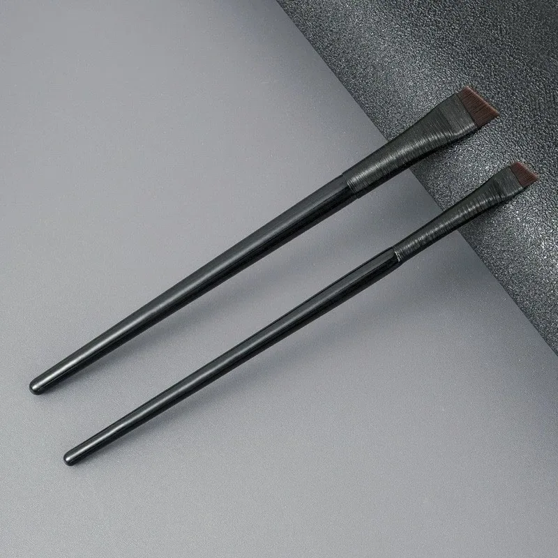 Ensemble de pinceaux de maquillage pour fard à paupières, poils de cheval doux, surligneur de paupières, ver à soie couché, outils de maquillage pour les yeux, 2/4 pièces