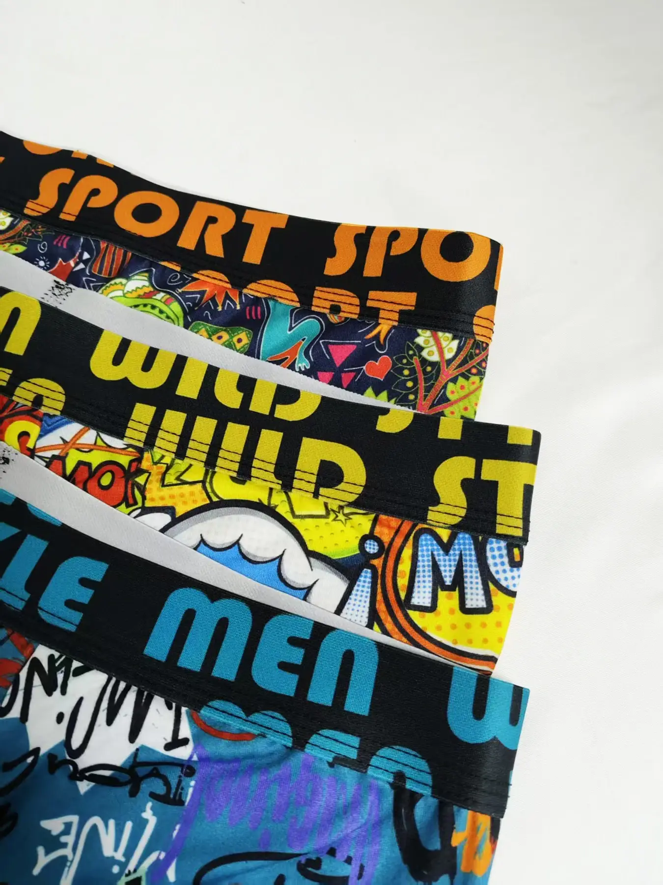 Men's Fun Graffiti Printed Boxer Shorts Random 5-Piece Set, Trendy, Personalized, Comfortable and Breathable Four-Corner Pants — image 4
