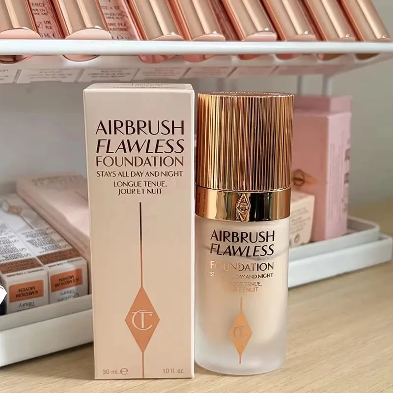 Charlotte Tilbury Lip Liner Set με αιθέριο έλαιο Silky Blush Foundation που είναι απαλό, ελαφρύ φυσικό και θολό μακιγιάζ — image 15