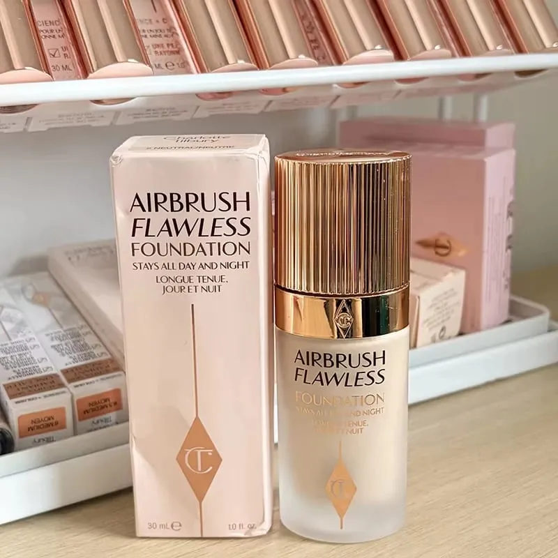 Charlotte Tilbury Lip Liner Set με αιθέριο έλαιο Silky Blush Foundation που είναι απαλό, ελαφρύ φυσικό και θολό μακιγιάζ — image 10