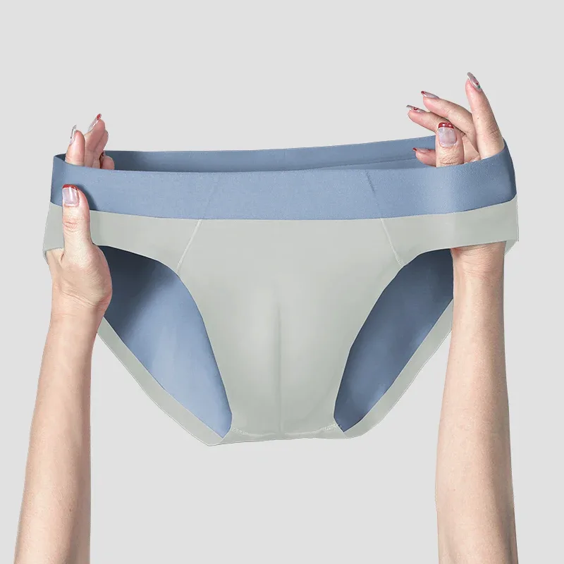 Men's ice silk seamless underwear, breathable triangle pants, summer thin sporty low-waist sexy short slit — image 5