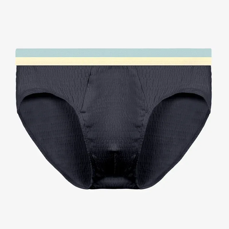 2PCS Men's triangular underpants, pure cotton men's style, made of baby cotton. The underpants are of a thin style for summer,
