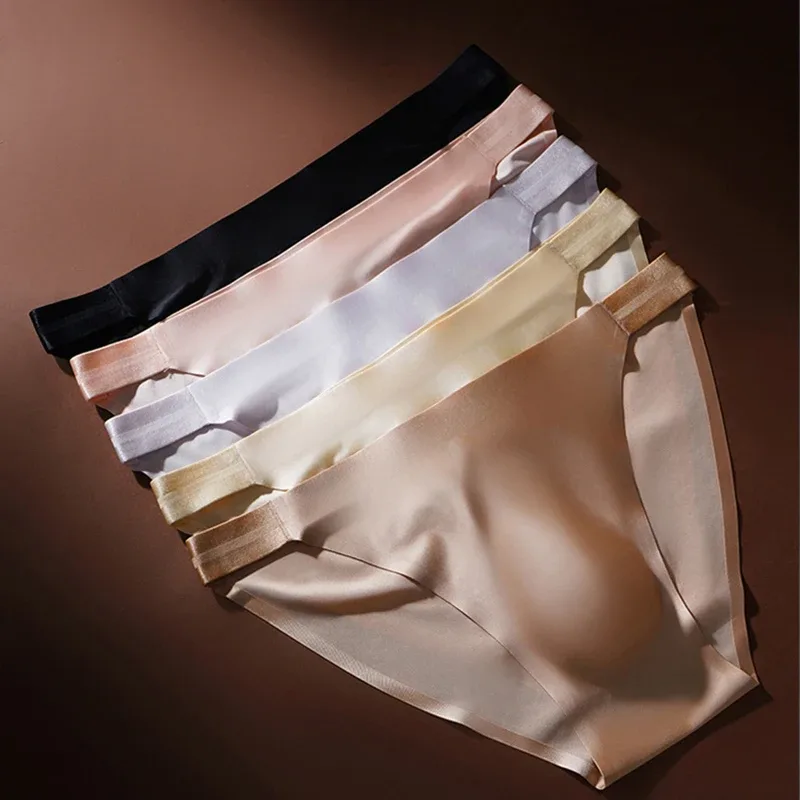 Seamless Quick Drying Men Briefs Underwear Solid Color Ice Silk Light AndThin Underpants Sexy Breathable 3D Pouch Panties Undies