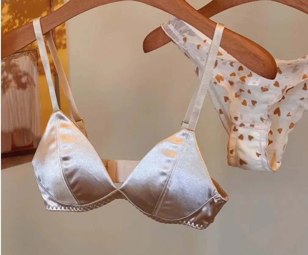 Sexy Satin Triangle Cup Non-Marking Bra Set Comfortable Wireless Lingerie for Large Breasts — image 2