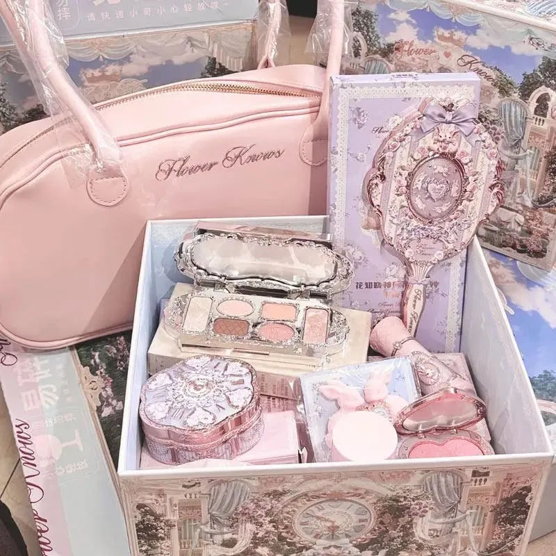 Flower Knows Makeup Gift Set για γυναίκες Shimmer Eyeshadow Palette Full Coverage Concealer Gel Eyeliner & Lipstick Cosmetic Kit