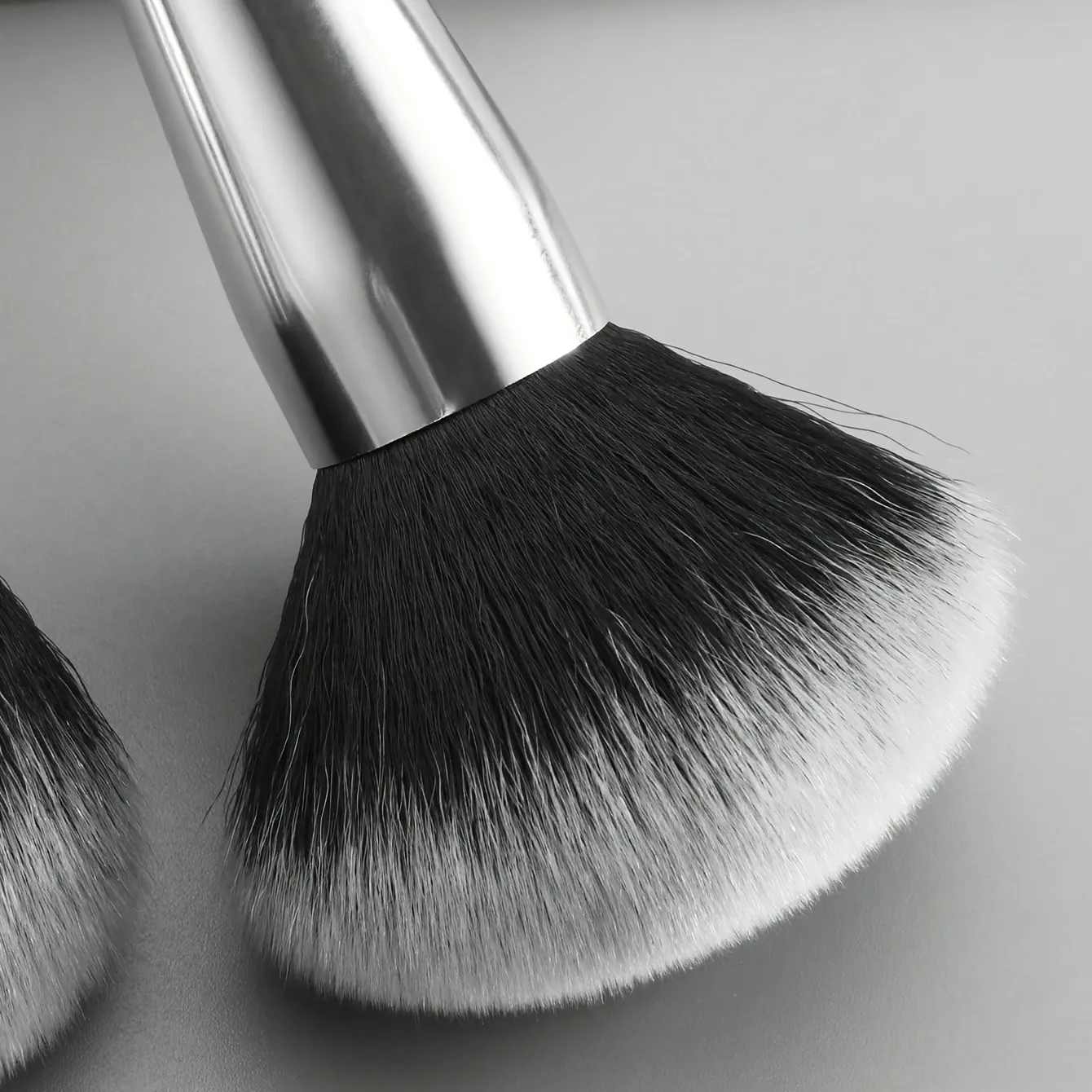 Ensemble de pinceaux de maquillage de voyage, 2 pièces, pour poudre et fard à joues, avec étui Portable, poils en nylon végétalien, pour une beauté en déplacement — image 4