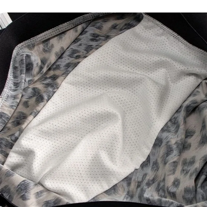 Mens Ice Silk Underwear Shorts Convex Pouch Flat Boxers Leopard Quick Dry Panlalaking Panloob na Seamless Breathable Swimming Trunks — image 6