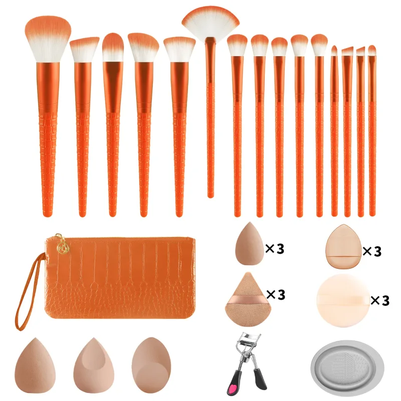 33Pcs All In One Makeup Tools Set 15 Brushes Beauty Sponges Powder Puff Eyelash Curler With Storage Bag For Full Face Makeup — image 9