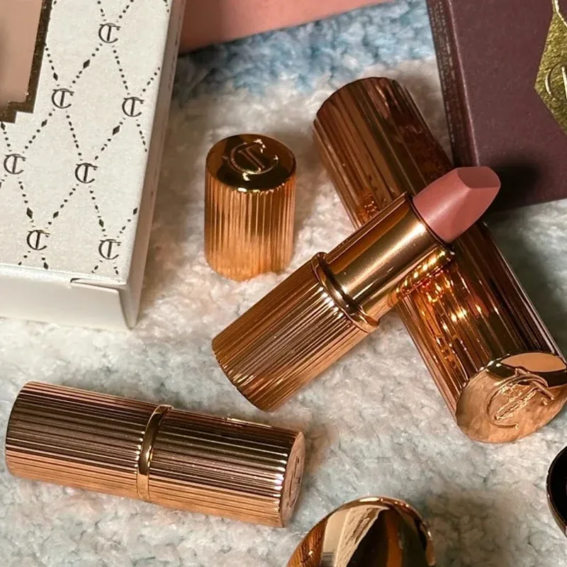 Charlotte Tilbury Four Color Palette Pillow Talk Eraggera Eyes Small Gold Tube κραγιόν Εύκολο στην εφαρμογή Μακιγιάζ Φορητά καλλυντικά — image 6