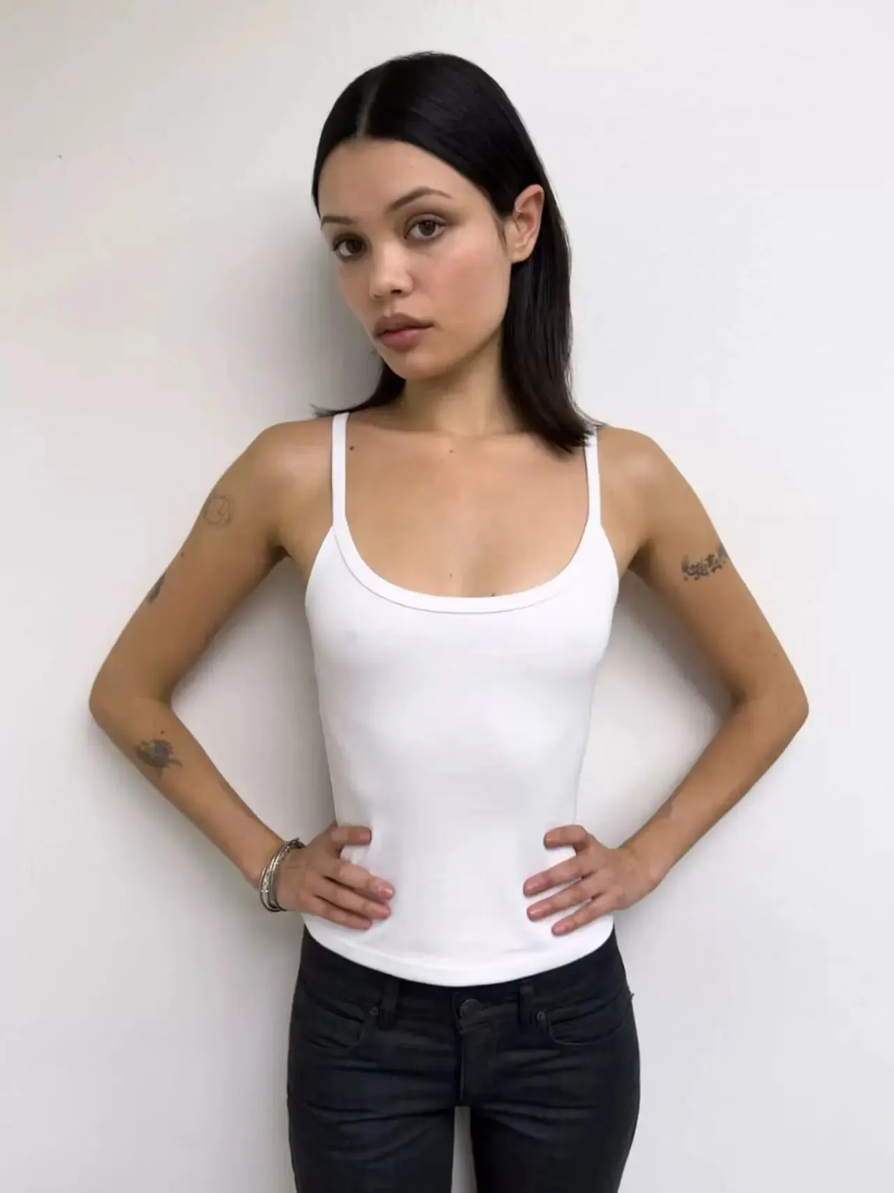 טנק בסגנון אמריקאי צוואר צוואר Slim Fit Stretch Basic Crop Top סקסית מתוקה ומגניבה